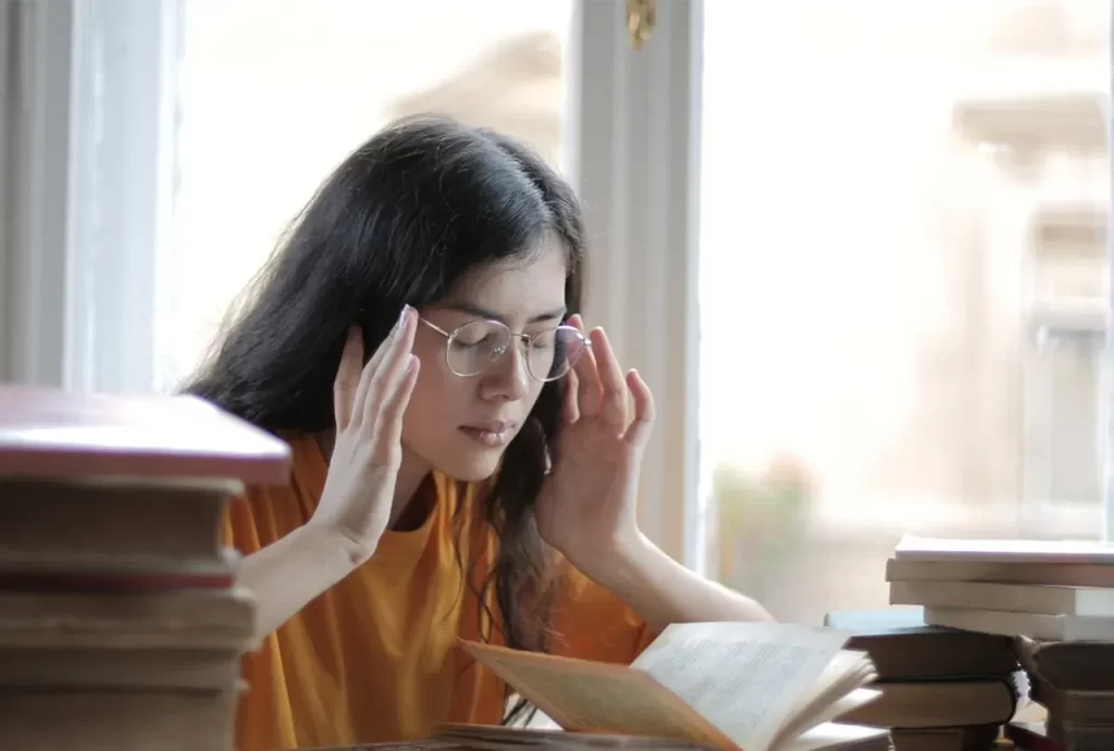 3 Simple & Powerful Solutions For Women With Migraines